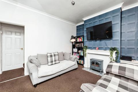 6 Robbins Terrace, Featherstone, Pontefract, WF7 6LN