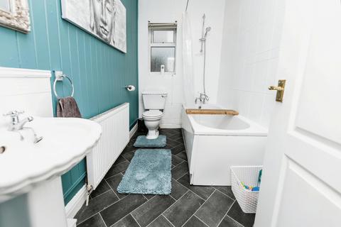 6 Robbins Terrace, Featherstone, Pontefract, WF7 6LN