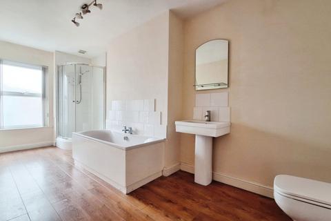 2 bedroom apartment for sale, Westmorland Street, West Yorkshire WF1