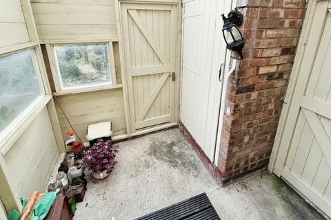 3 bedroom semi-detached house for sale, Burnham Drive, Leicestershire LE4