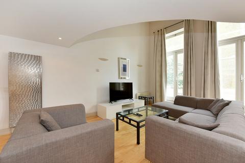 1 bedroom apartment to rent, Earls Court Square, Earls Court, SW5