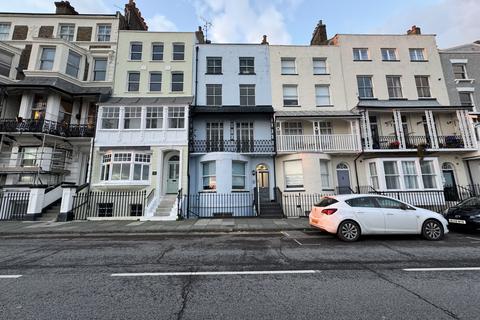 2 bedroom flat to rent, Paragon, Ramsgate