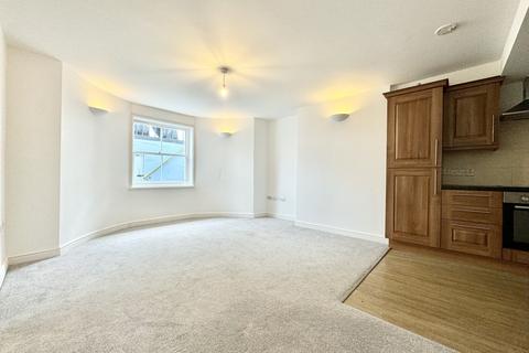 2 bedroom flat to rent, Paragon, Ramsgate