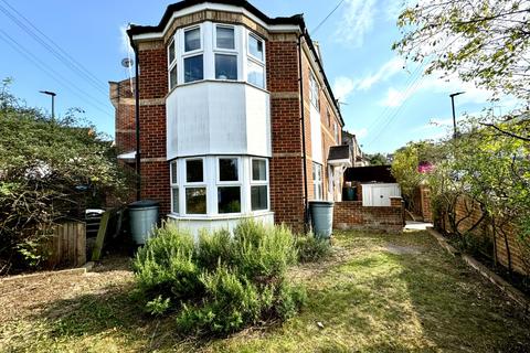 1 bedroom ground floor maisonette for sale, Waverley Road, Plumstead, London, SE18 7TH