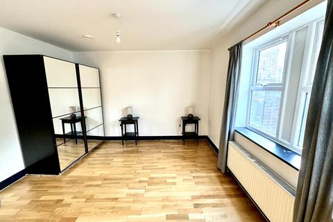 Ground Floor Flat, 85 Waverley Road, London, SE18 7TH