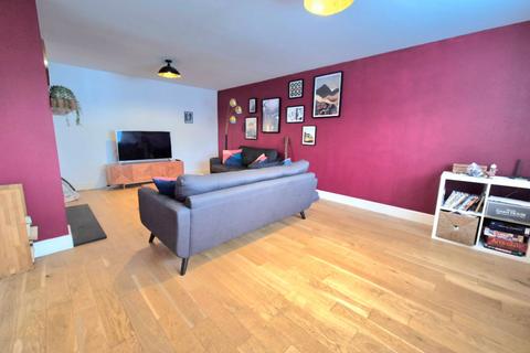 15 Hillcroft, Thurstonfield, Carlisle, CA5 6HW