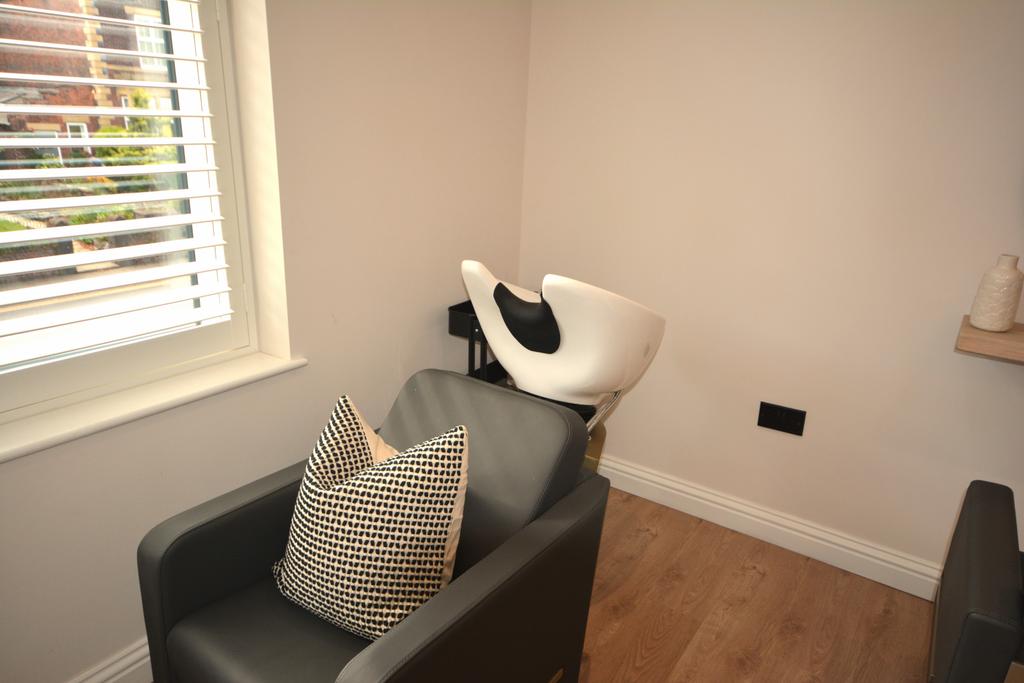 Hairdressing backwash