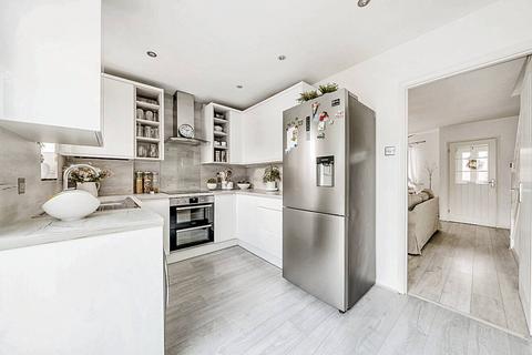 19 Cambridge Close, Langdon Hills, Basildon, SS16 6UW