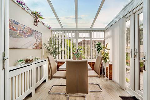 19 Cambridge Close, Langdon Hills, Basildon, SS16 6UW