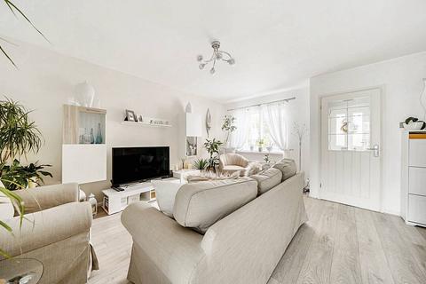 19 Cambridge Close, Langdon Hills, Basildon, SS16 6UW
