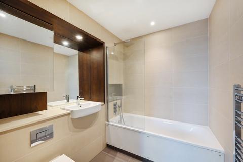 3 bedroom flat for sale, Maine Tower, London E14