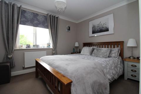 2 bedroom semi-detached house for sale, Worthington Close, Swindon