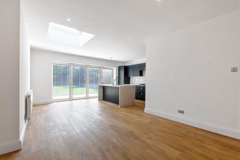 84 Hurst Road, Sidcup, DA15 9AF