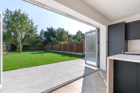 84 Hurst Road, Sidcup, DA15 9AF