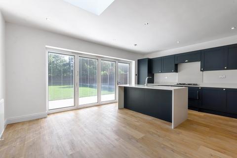 84 Hurst Road, Sidcup, DA15 9AF