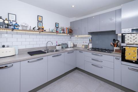 3 bedroom terraced house for sale, Conningbrook Avenue, Kennington, TN24