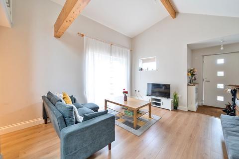 8b Allfoxton Road, Bristol, BS7 9NJ