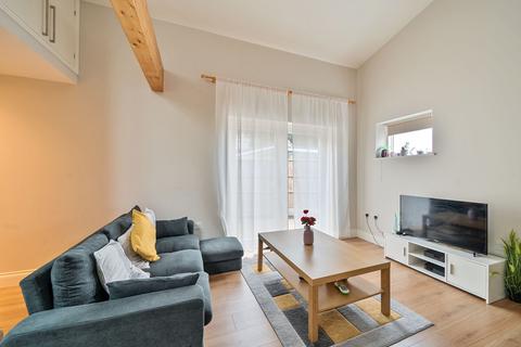 8b Allfoxton Road, Bristol, BS7 9NJ