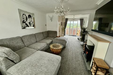 17 Dale View, Denton, Manchester, M34 7GA
