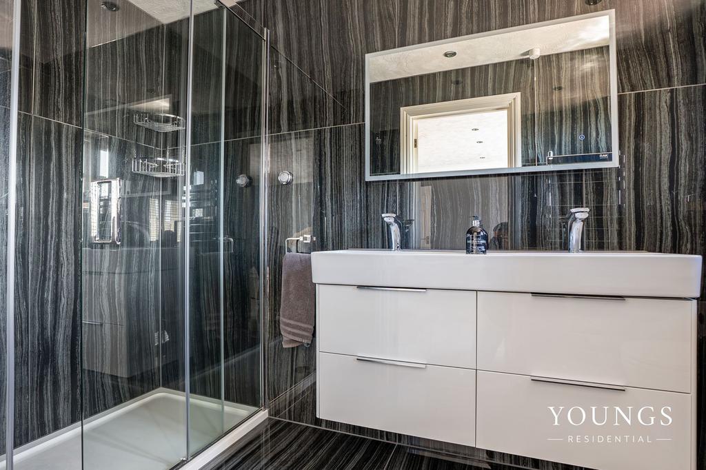 Bedroom/En suite