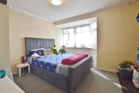 2 bedroom end of terrace house for sale, Salt Hill Way, Slough