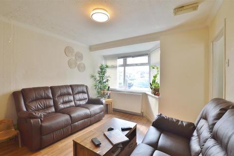 2 bedroom end of terrace house for sale, Salt Hill Way, Slough