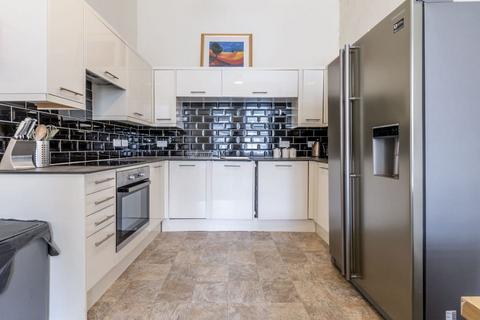 undefined, 45P – High Street, Edinburgh, EH1 1TB