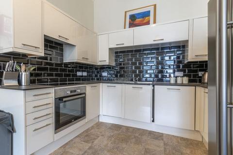 undefined, 45P – High Street, Edinburgh, EH1 1TB