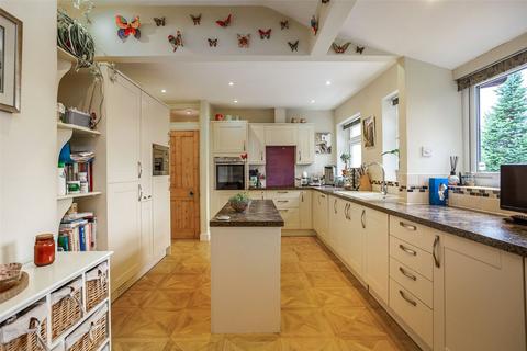 2 bedroom bungalow for sale, Ashe Warren, Basingstoke, RG25