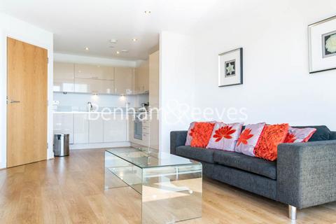 2 bedroom apartment to rent, Aqua Vista Square, Canary Wharf E3