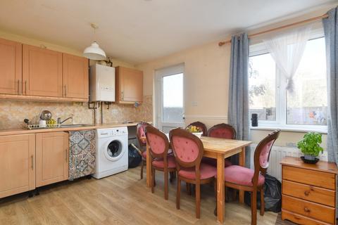 3 bedroom end of terrace house for sale, Forrester Close, Canterbury