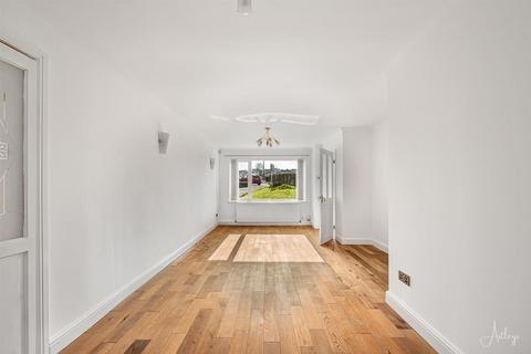 27 Heol Uchaf, Neath, SA11 3SW