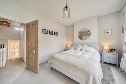 16 Lenham Road, London, SE12 8QN