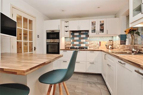 2 Damask Close, West End, Woking, GU24 9PD