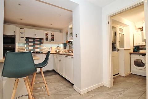 2 Damask Close, West End, Woking, GU24 9PD