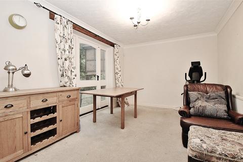 2 Damask Close, West End, Woking, GU24 9PD