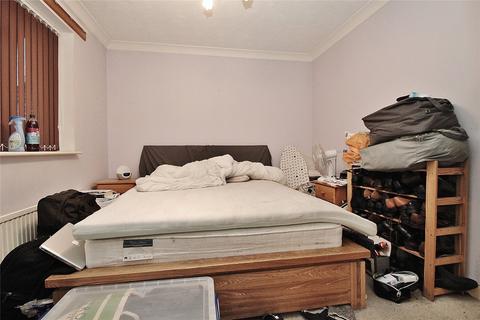 2 Damask Close, West End, Woking, GU24 9PD