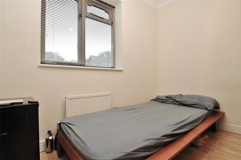 2 Damask Close, West End, Woking, GU24 9PD