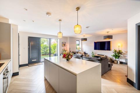 Flat 2, Cherry Blossom Court, 2 Coulsdon Road, Coulsdon, CR5 2LA