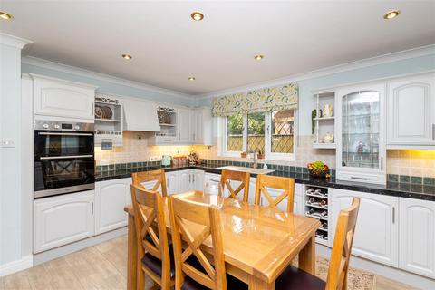 4 bedroom detached house for sale, Carlton Miniott, Thirsk