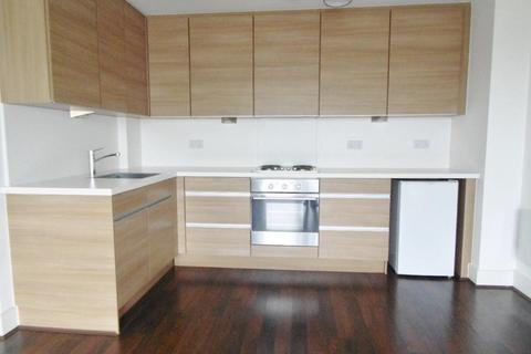 2 bedroom flat to rent, Skyline Plaza, Basingstoke RG21