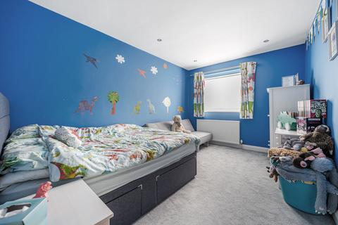 2 Bracken Way, Guildford, GU3 3AN
