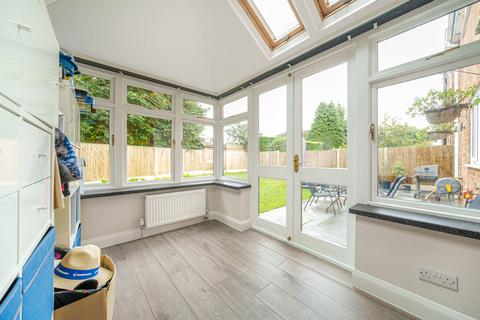 2 Bracken Way, Guildford, GU3 3AN