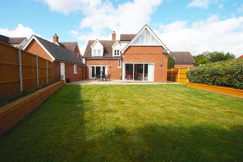 4 bedroom detached house for sale, Station Road, Billericay CM12