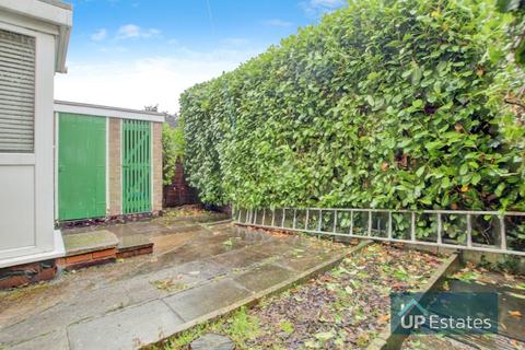 27 Agincourt Road, Cheylesmore, Coventry, CV3 5PT