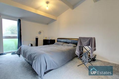 27 Agincourt Road, Cheylesmore, Coventry, CV3 5PT