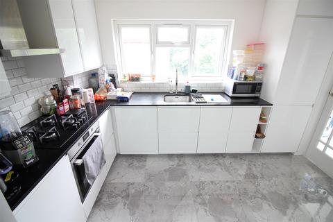 2 bedroom flat to rent, Greystoke Gardens, London