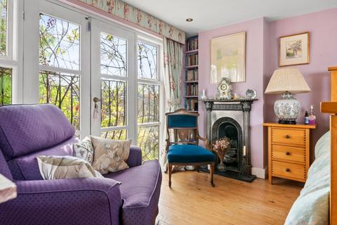 11 Laurel Gardens, London, W7 3JG