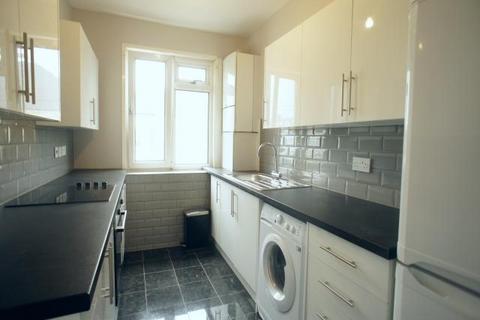 2 bedroom maisonette to rent, Rowden Park Gardens, London