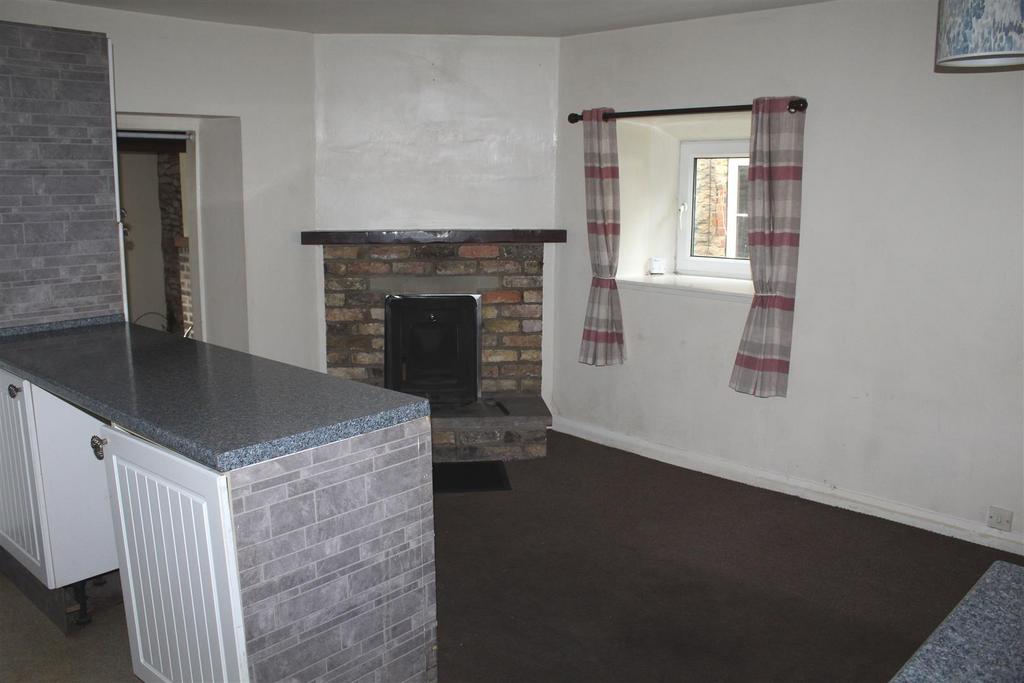 KITCHEN &amp; DINING AREA